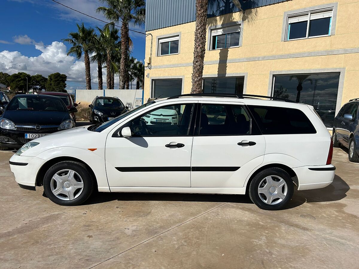 FORD FOCUS TREND ESTATE 1.6 AUTO SPANISH LHD IN SPAIN 0NLY 123000 MILES 2002